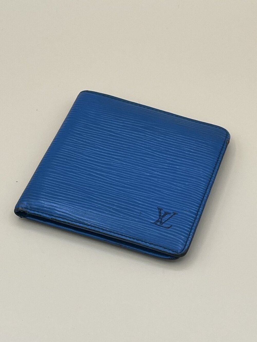Louis Vuitton Blue Epi Leather Bifold Wallet With Coin Pocket
